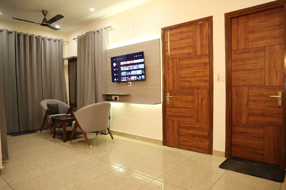 Premium Room, Balcony, Mountain View photo 3