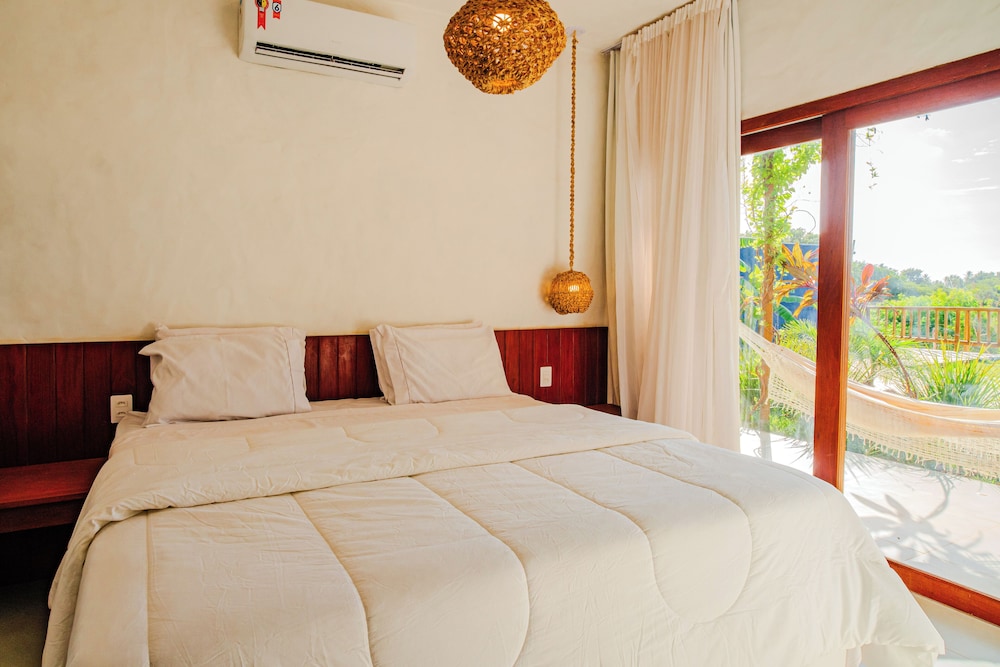 Deluxe Suite, Partial Sea View