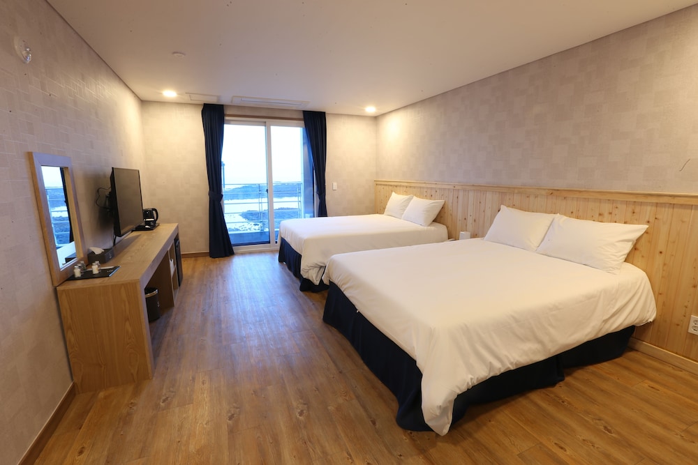 Deluxe Twin Room, 2 Queen Beds, Ocean View