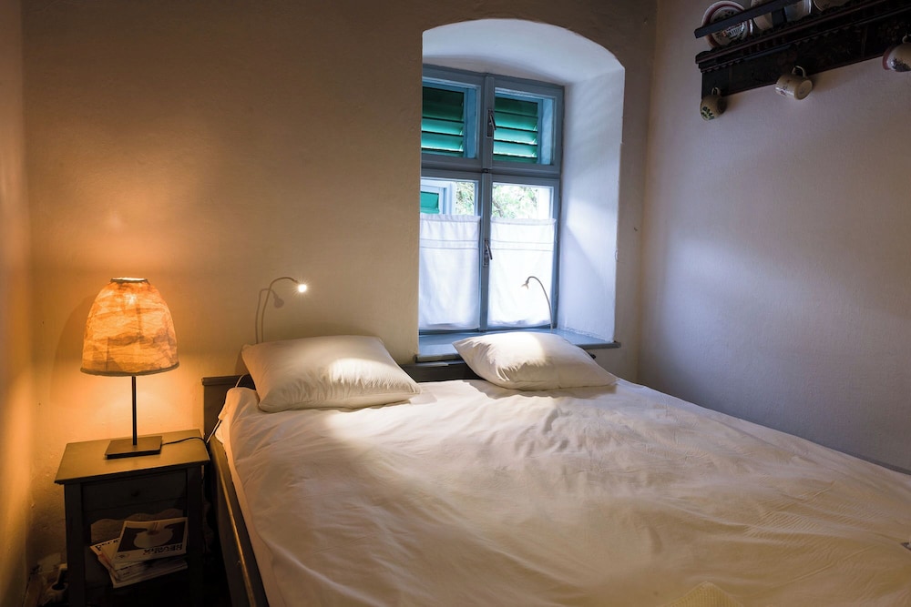 House - Photo 2