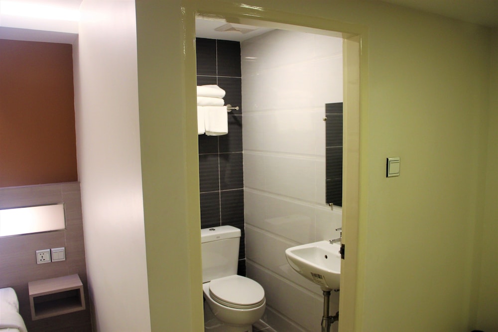 Deluxe Queen Room photo 3