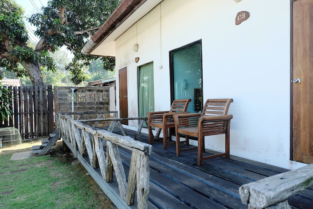Chomtalay ( Ground Level ) photo 3