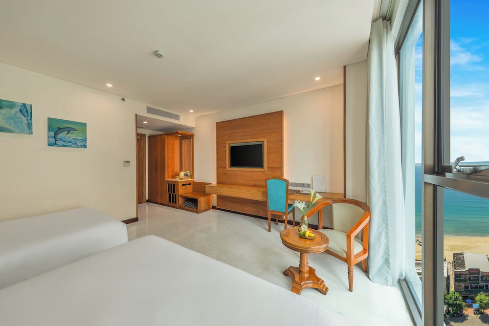 Deluxe Triple Room, Partial Ocean View photo 1