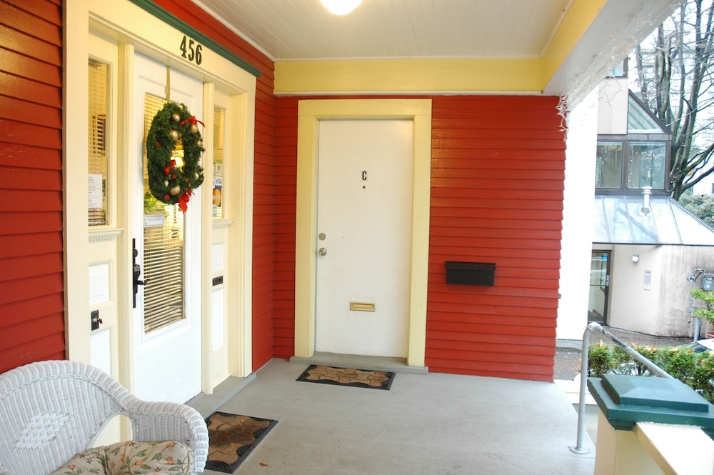 Suite, 1 Double Bed, Kitchenette, Private Bathroom