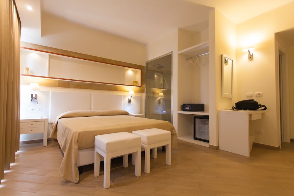 Deluxe Double Room, Tower (Dependance) - Photo 3