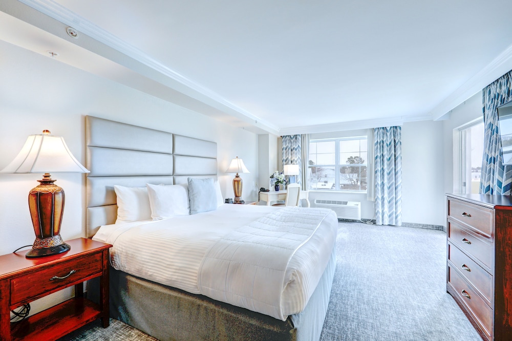 King East East View with Tub