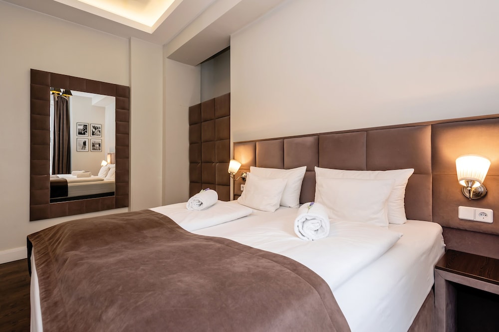 Suite, 3 Bedrooms photo 2
