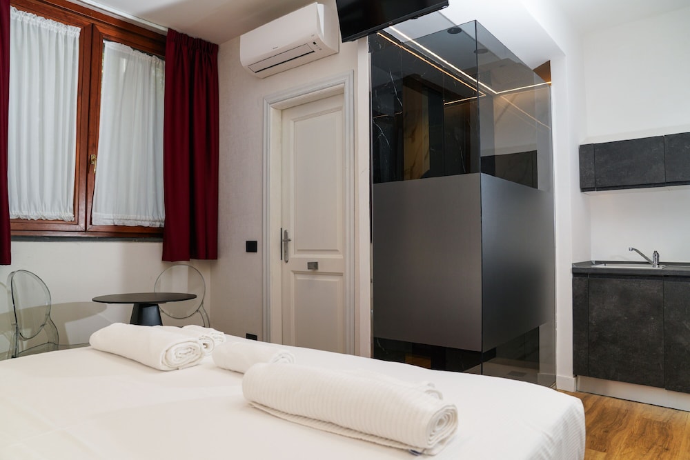 Deluxe Double Room - Photo 3