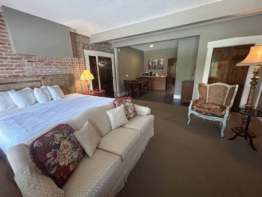 Double Room, Ensuite (King Suite) photo 1