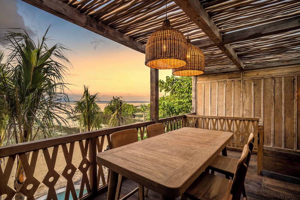 Deluxe Villa, Beach View, Beachfront photo 3