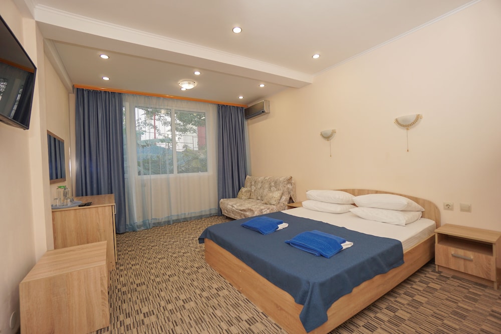 Standard Triple Room, Balcony (Cottage #1-2) photo 1