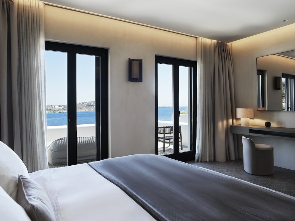 Superior Suite, Sea View - Photo 3