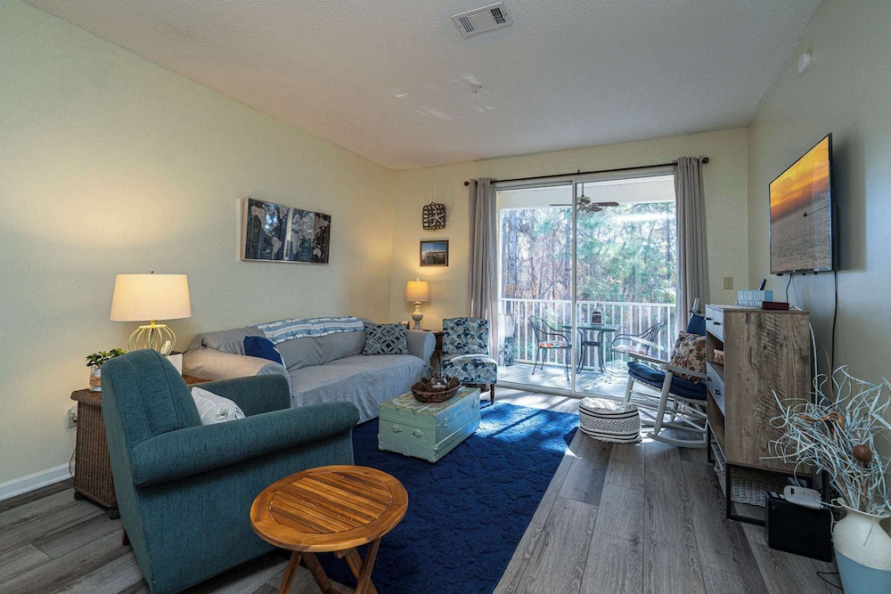Condo, Multiple Beds, Balcony, Garden View (Fun Times)
