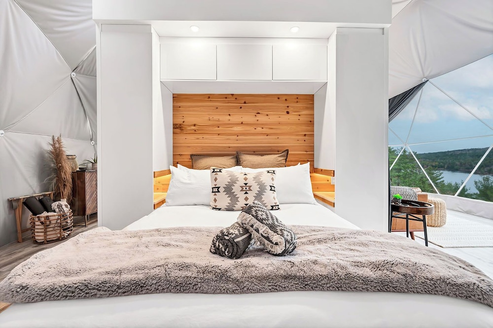 Luxury Glamping Dome 2, Lake view photo 2