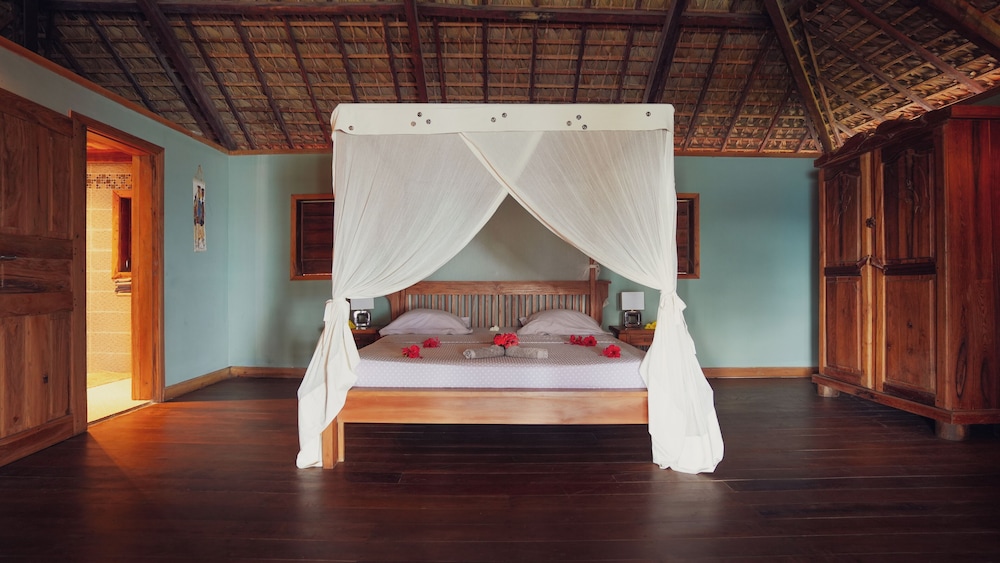 Basic Double Room, Beach View