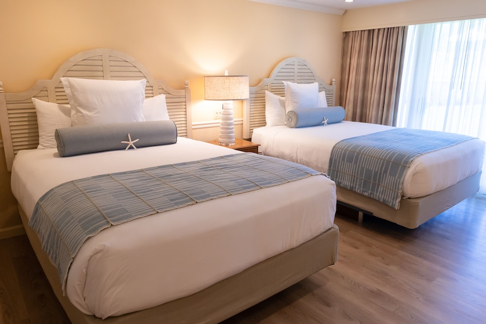 2 Queen Beds Lower Partial Harborview