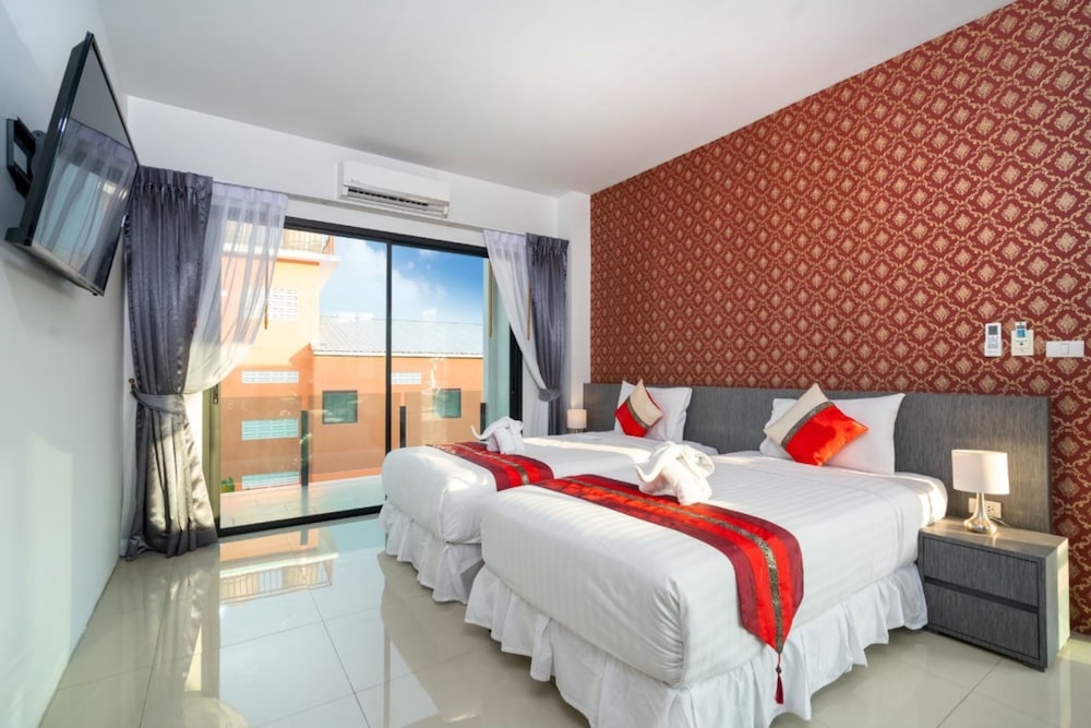 Deluxe Twin Room With Pool View