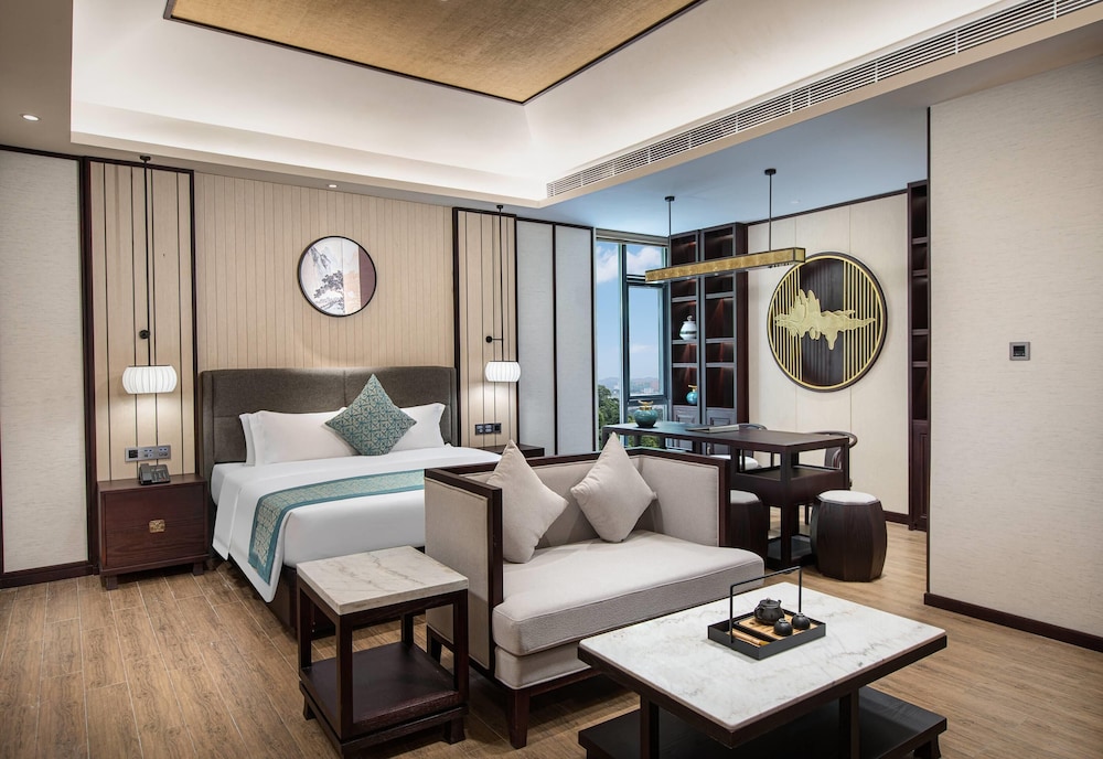 Room, 1 King Bed, Smoking (VIP)