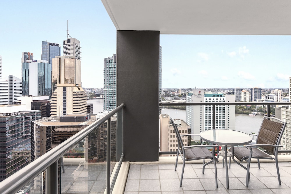 2 Bedroom River View Apartment - Photo 15