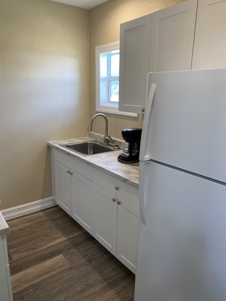 Deluxe Cabin, 1 Bedroom, Kitchen, River View photo 2