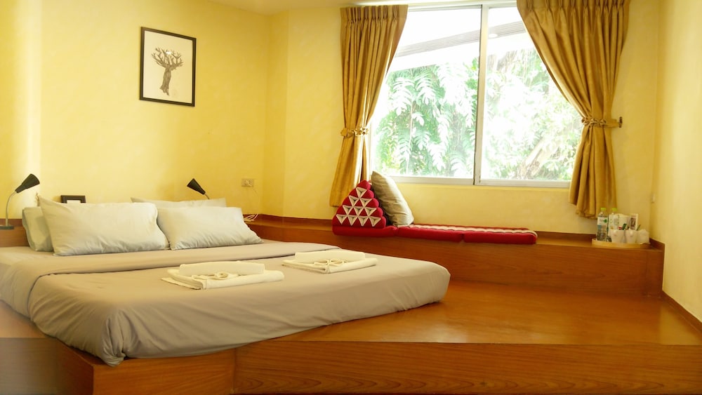 Deluxe Double Room, 1 King Bed, Balcony photo 1