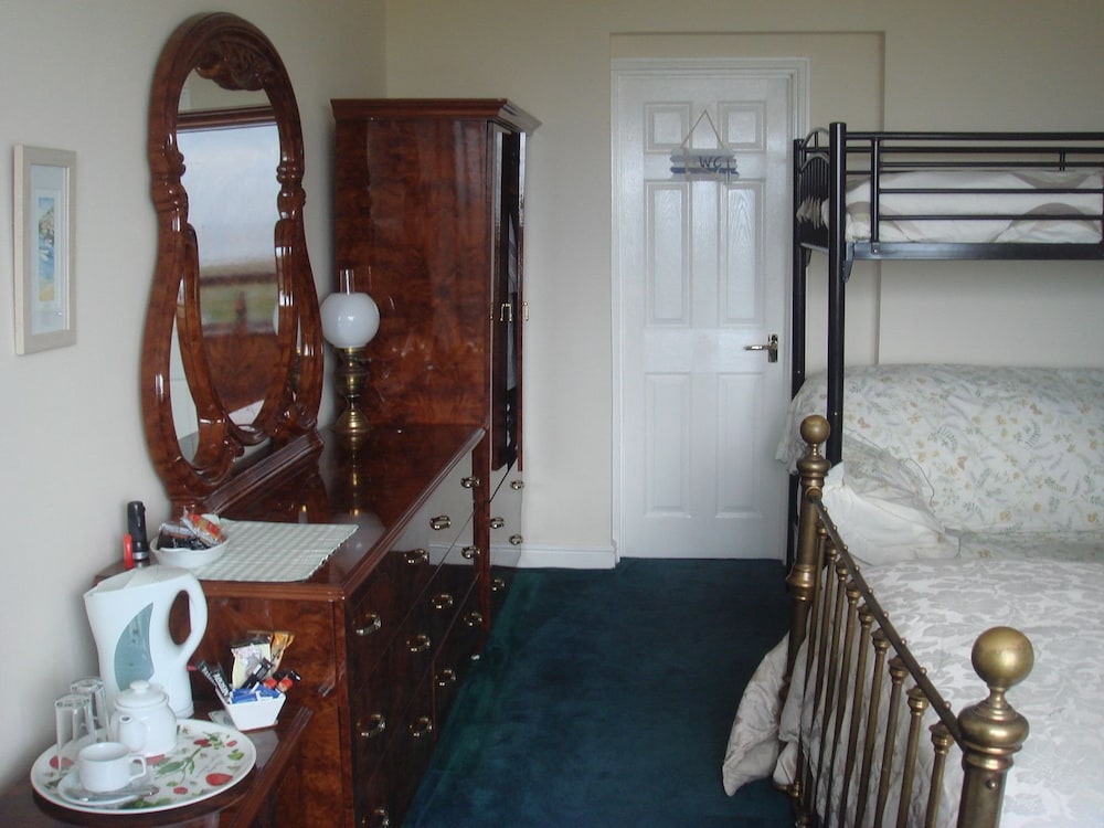 Standard Double Room (The Solent) photo 3