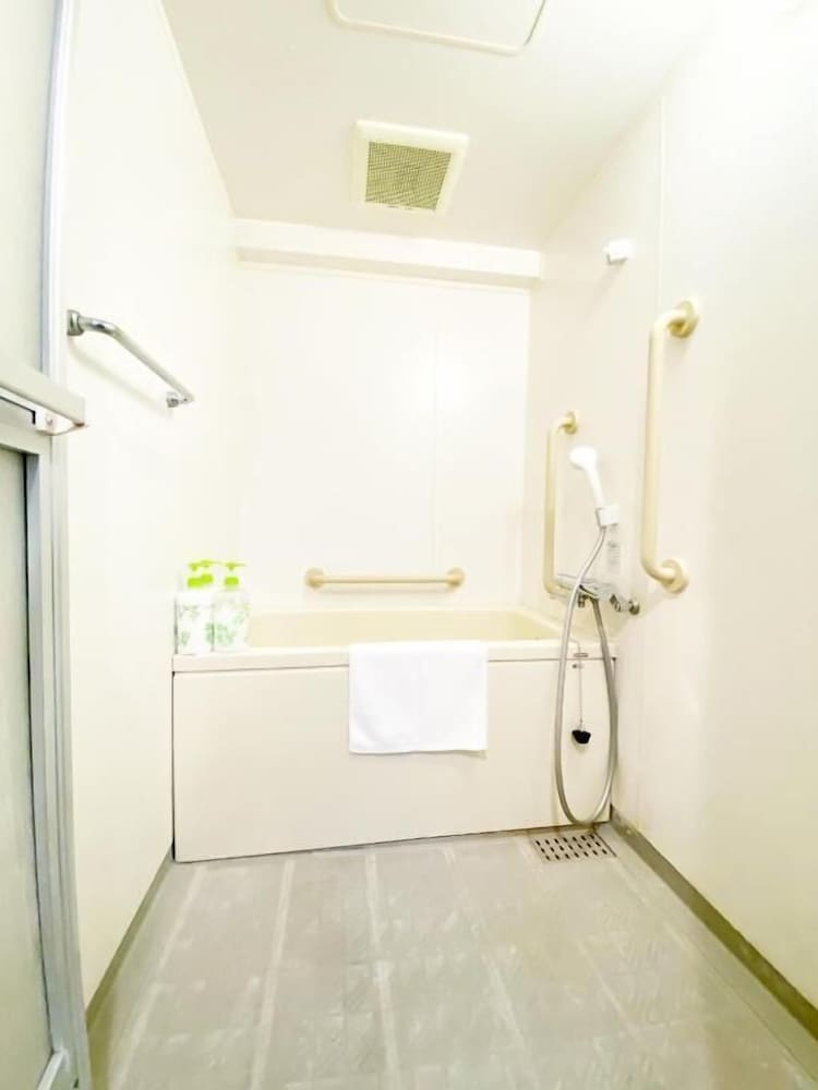 3 Bedroom Apartment with Balcony 503 photo 2