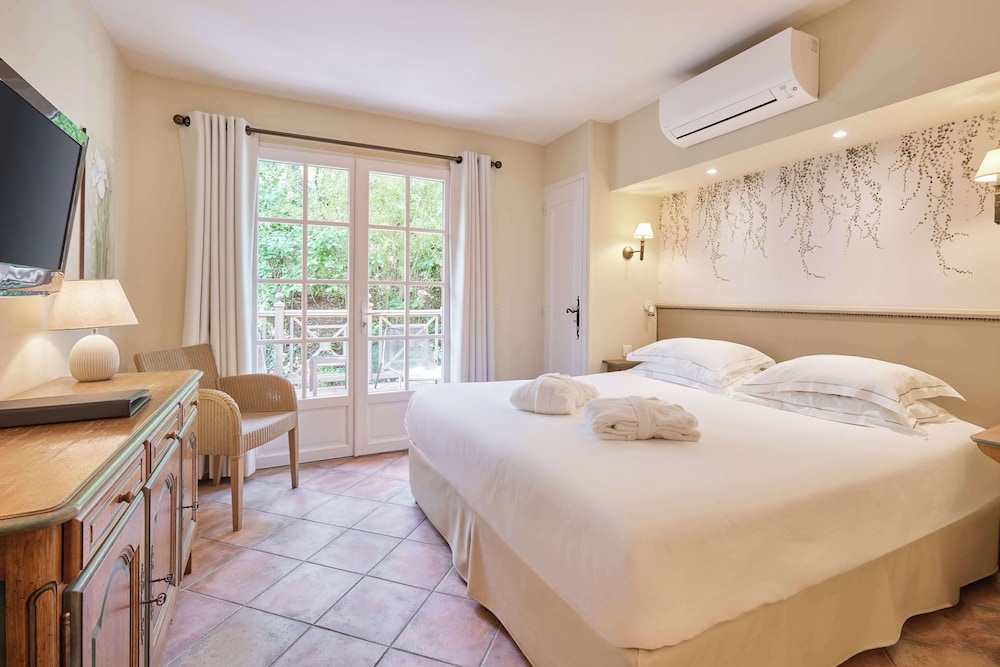 Comfort Room, 1 King Bed, Non Smoking, Terrace (Twin bed on request, View) - Photo 1
