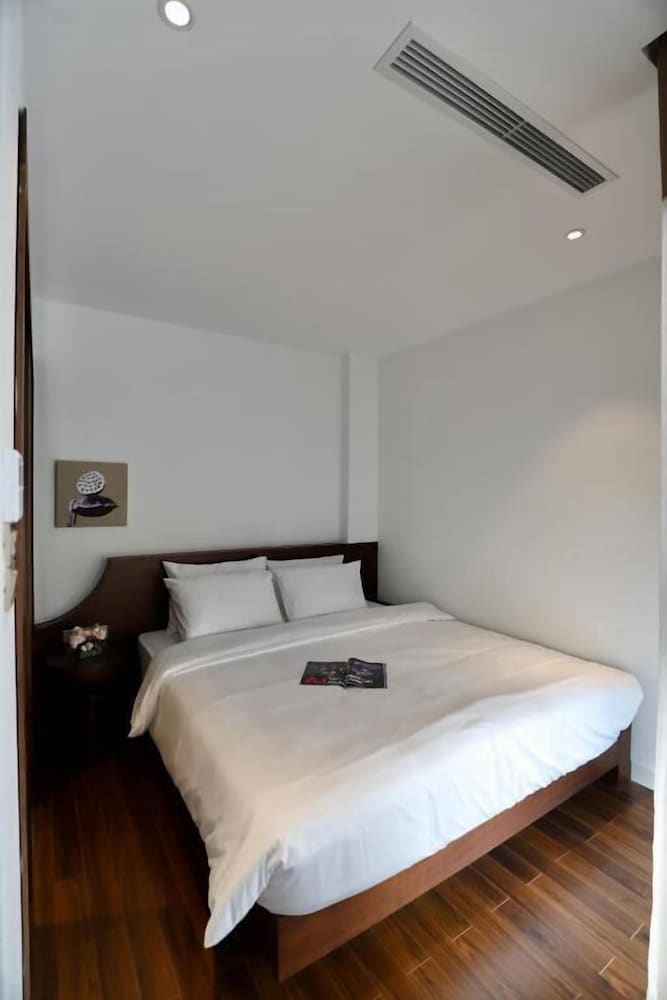 Basic Suite, City View