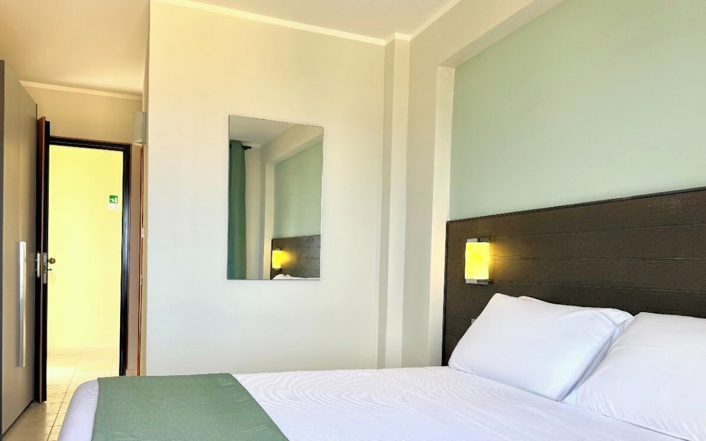 Comfort Double or Twin Room, Sea View - Photo 17