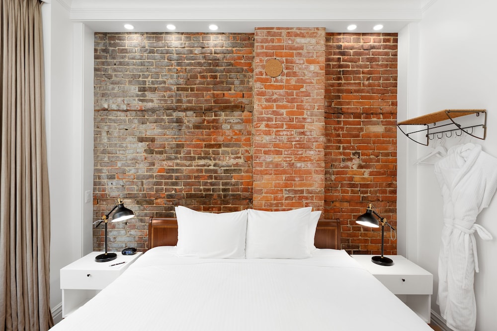 Standard Room 1 King Bed, Separate Shared Bathroom