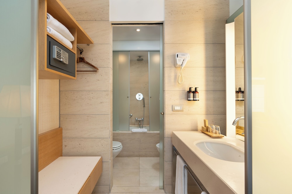 Superior Triple Double Bed - Photo 5