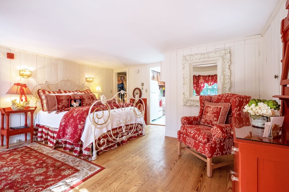 Studio, 1 Queen Bed, Kitchen photo 1