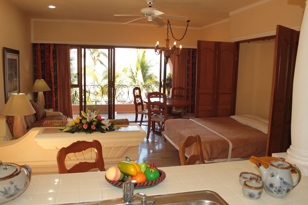 Suite, 1 Bedroom - Photo 4