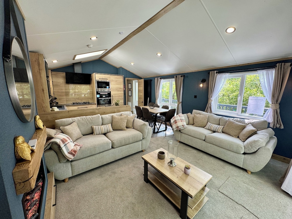 Waterfall Lodge 2 bedroom-No Pets photo 2