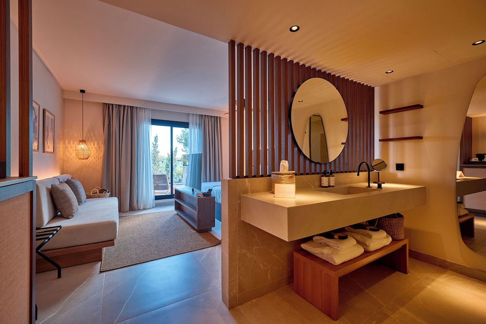 Deluxe Double Room (Mandala) - Photo 10