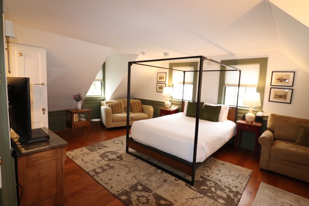 28 - Clark Room