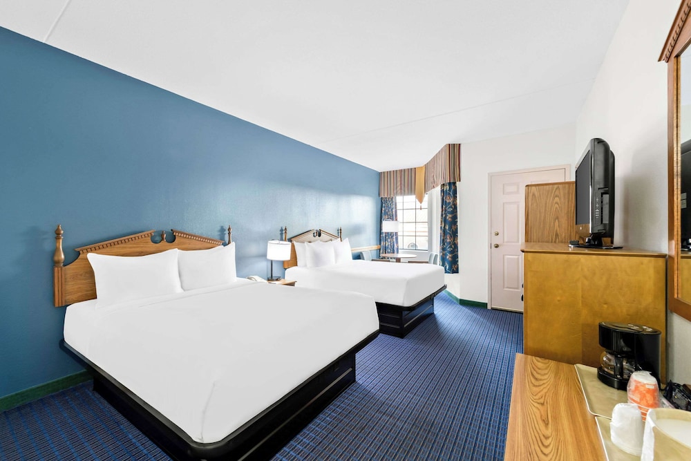 Room, 2 Queen Beds, Accessible, Non Smoking photo 1