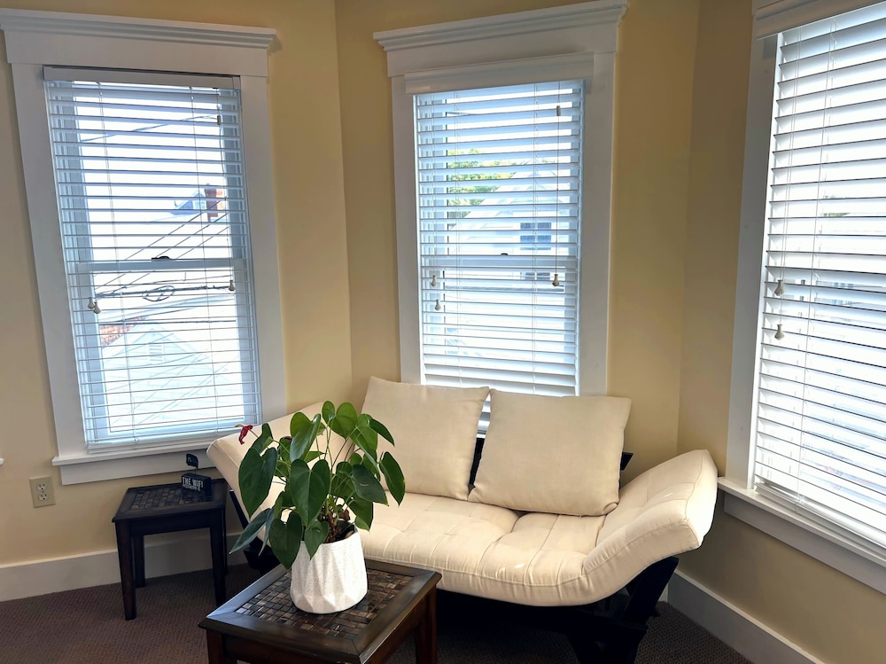 Superior Room, 1 Bedroom, Private Bathroom, City View photo 3