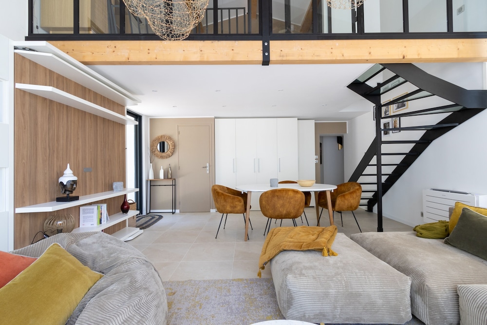 Panoramic Loft