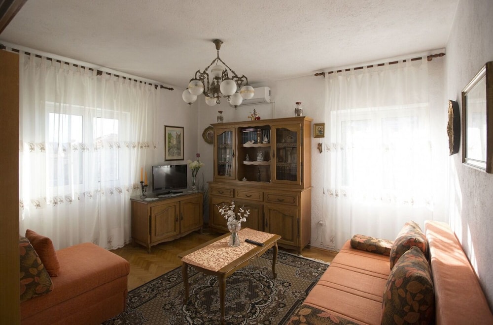 Apartment (Žana - 30m from beach - A1(4+2))