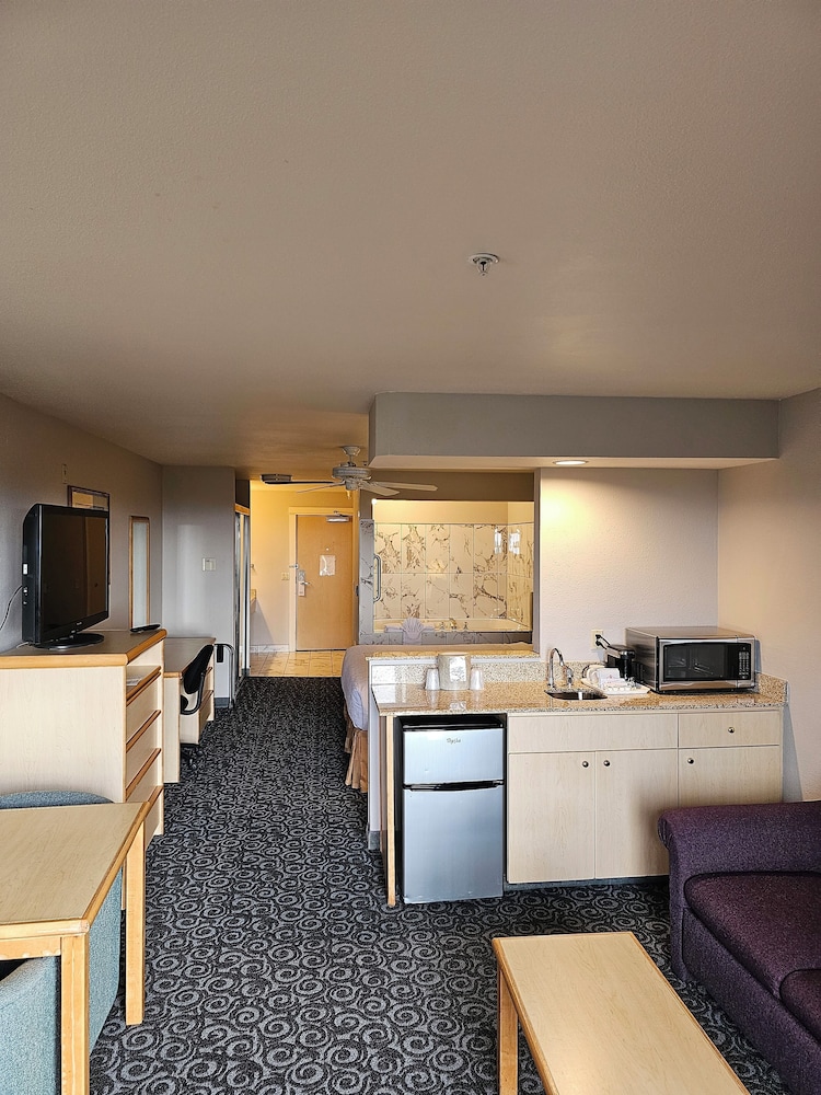 1 King Bed, Dune View, Jetted Tub (Dog-Friendly Room) photo 2
