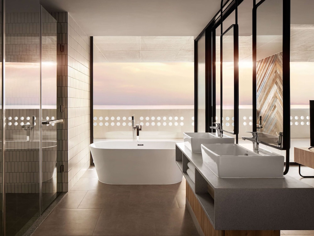 Executive Suite, 1 Double Bed, Ocean View - Photo 3