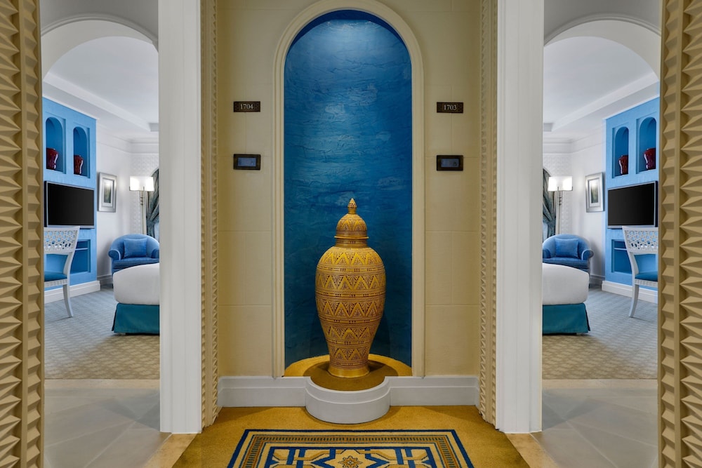 Club Partial Sea View Room - Lounge Access with Afternoon Tea, Evening Drinks and Private Beach Acce photo 3