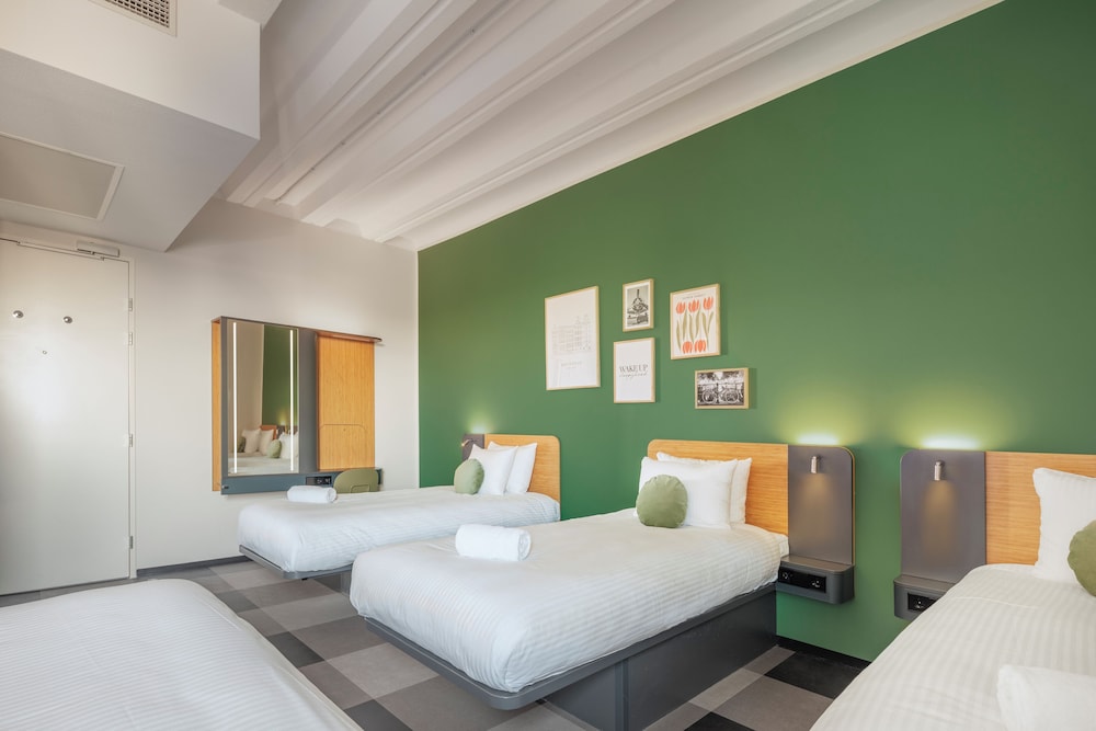 Family Quintuple Room - Photo 1