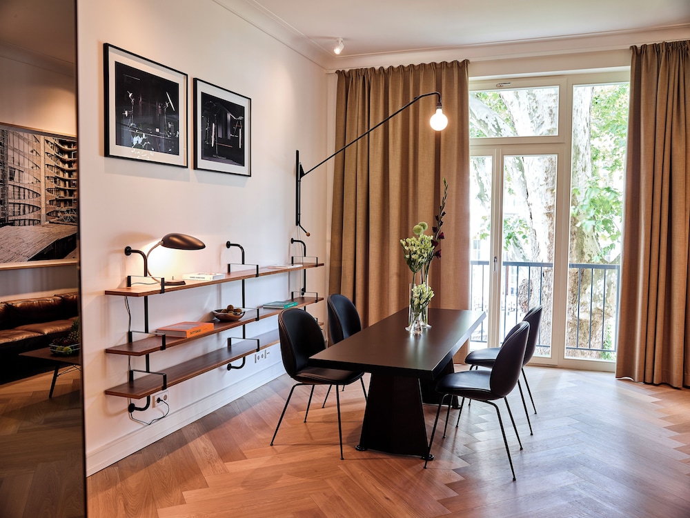 Exclusive Suite, Annex Building photo 2