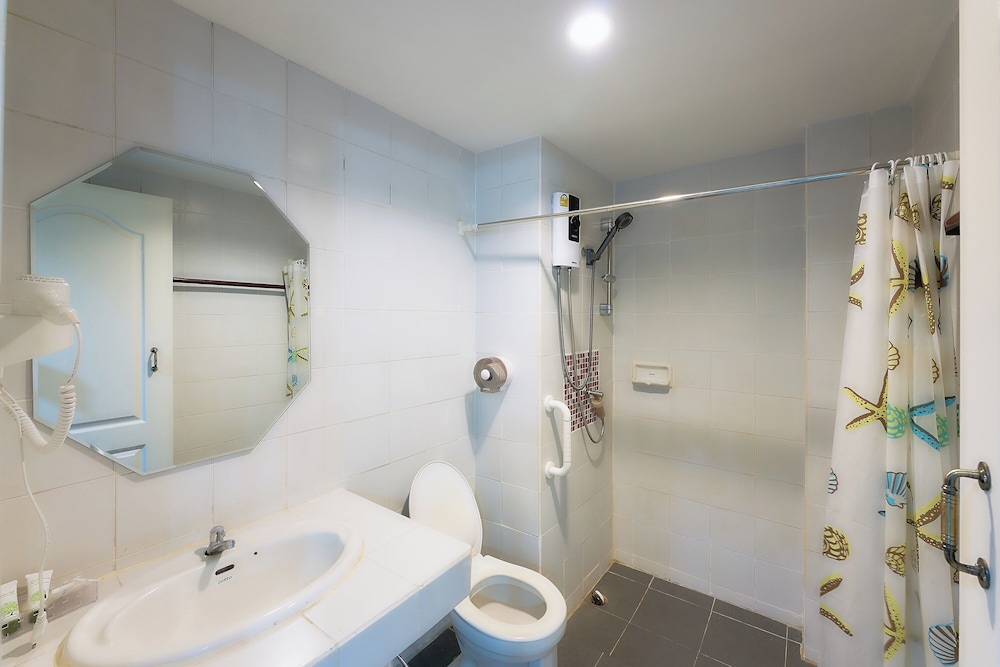 Standard Twin Room - Photo 3