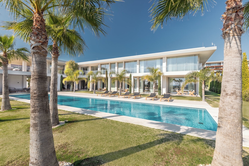 Presidential Villa photo 1