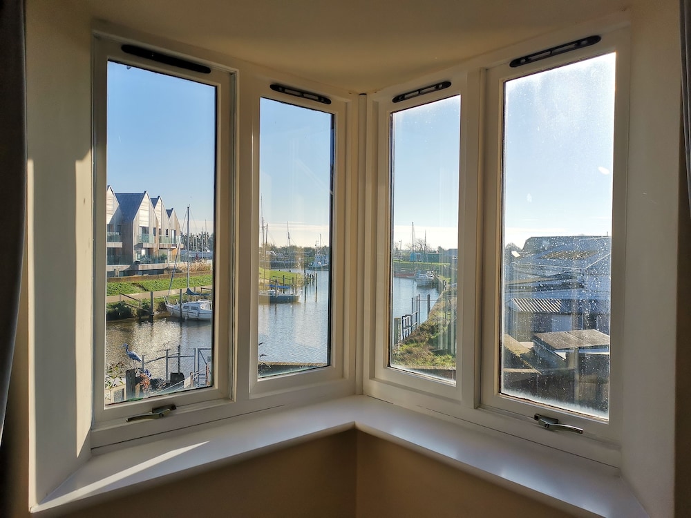 Superior Double Room, Accessible, Ensuite - Photo 8