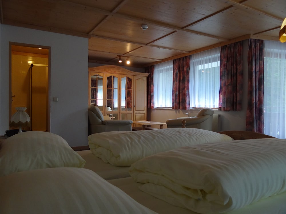 Standard Double Room photo 2